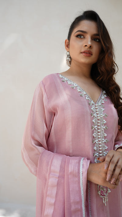 Pink Luxury: Pink 3 piece Stitched ADDA peroi pret  HandMade