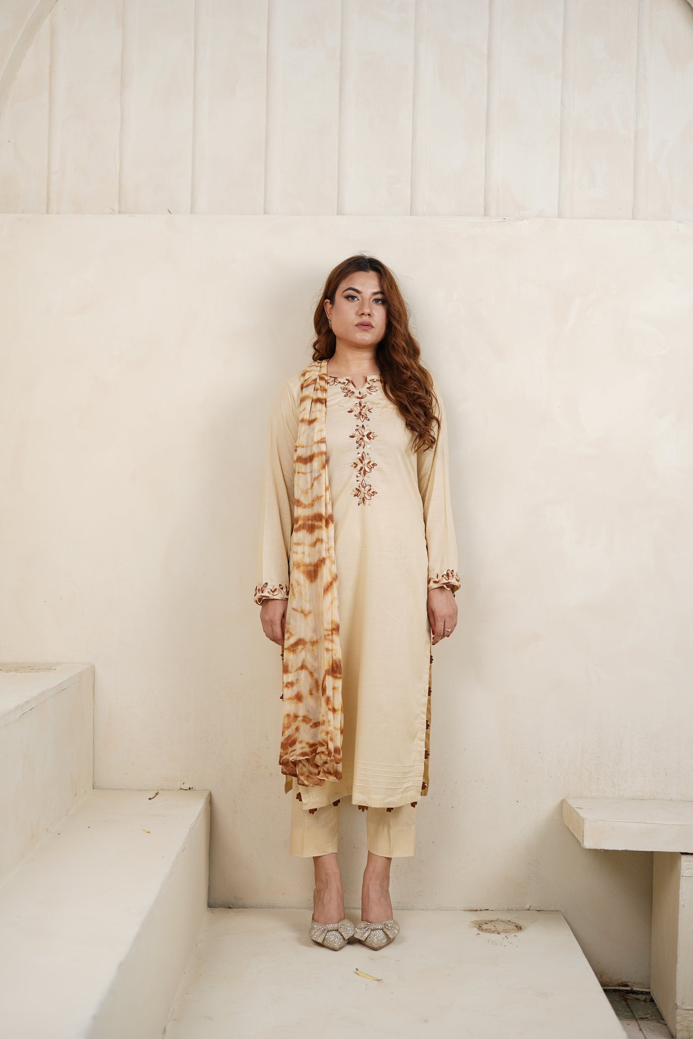 Gypsey-Chic Stitched 3-piece ADDA peroi pret  Handmade Beige,