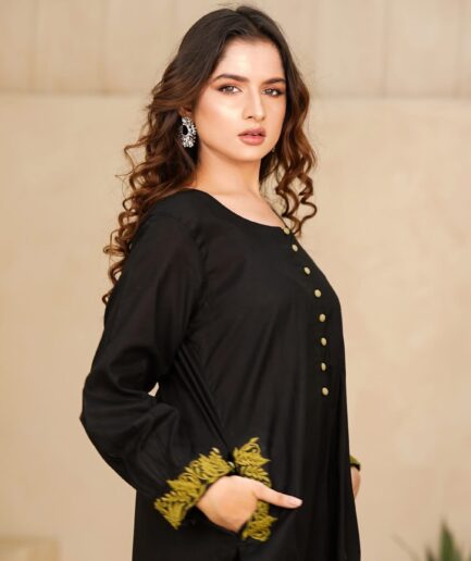 Shehzaadi Noir | Midnight Embroidered Luxe Kurta